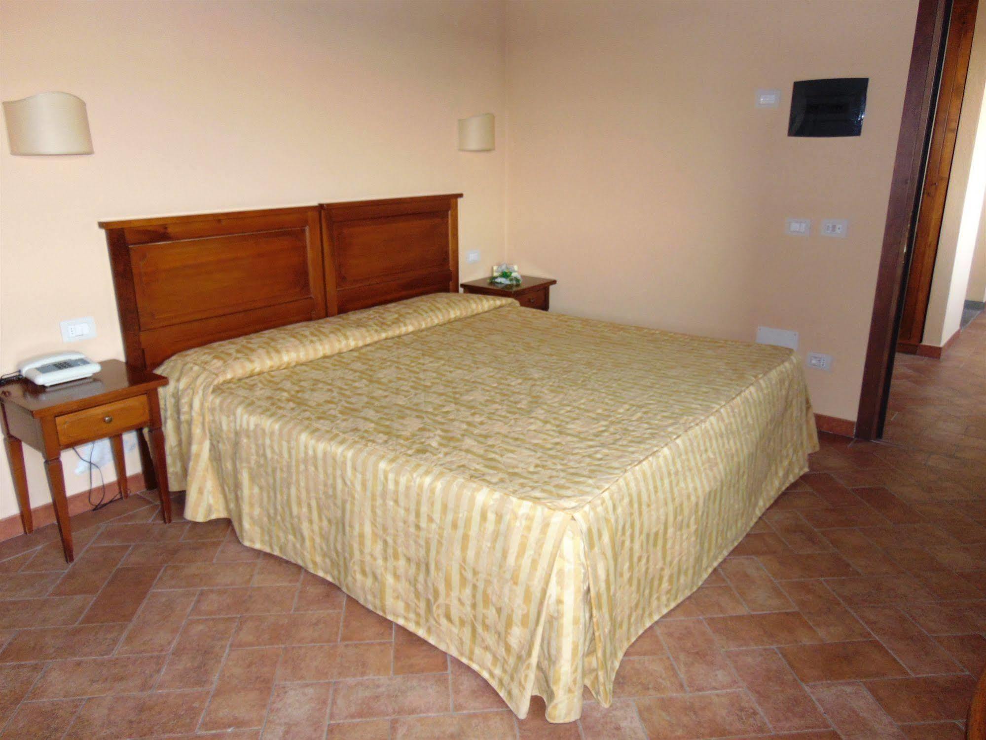 Resort Casale Le Torri Понсакко Экстерьер фото