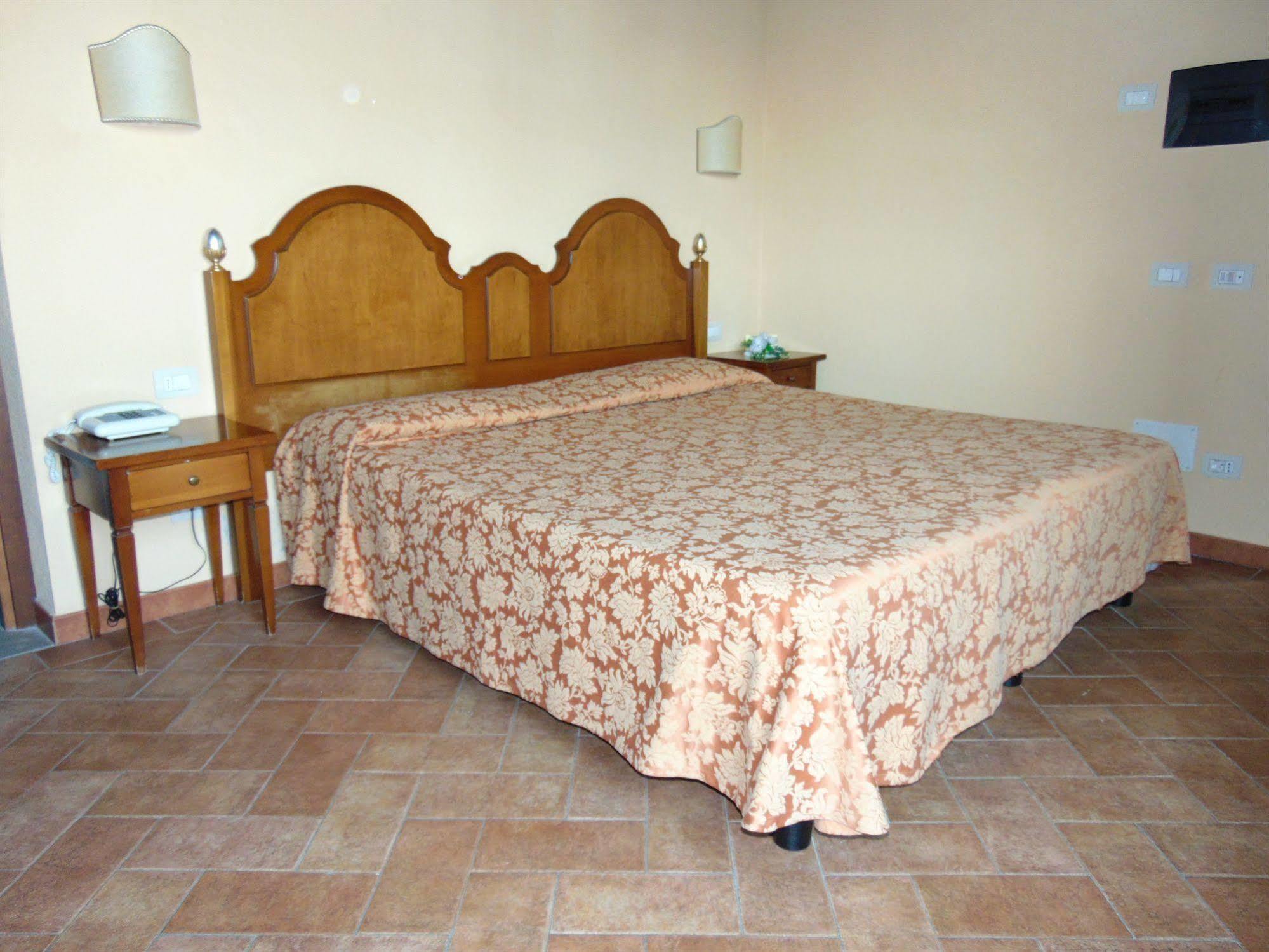 Resort Casale Le Torri Понсакко Экстерьер фото